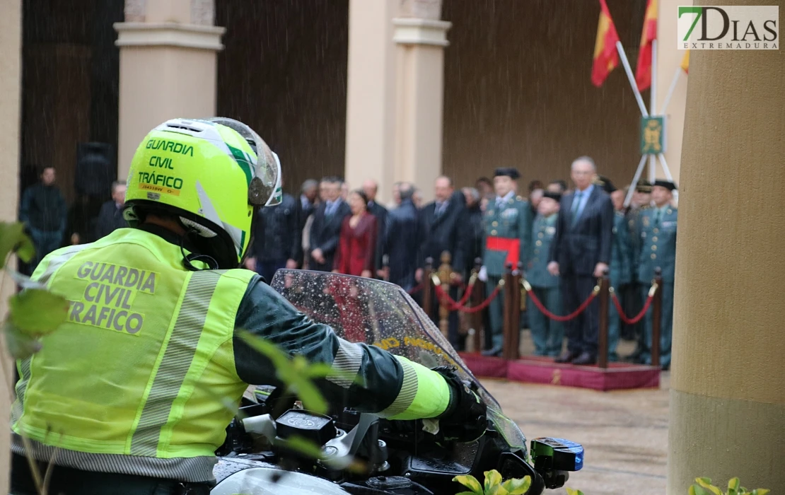 Badajoz despide al general de la Guardia Civil José Manuel Santiago Marín