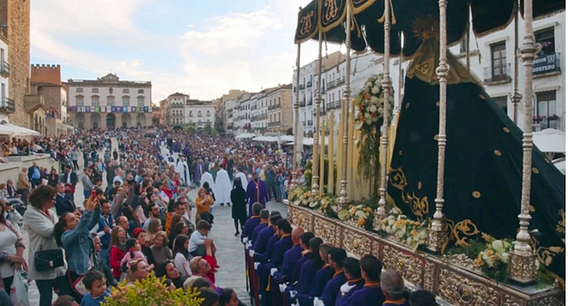 La Semana Santa cacereña "una de las más especiales del mundo"