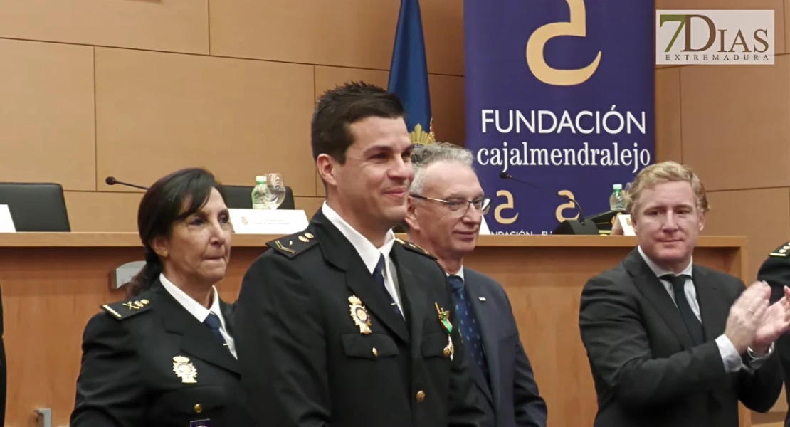 Siete agentes de la Policía Nacional reciben la medalla blanca al mérito policial en 2025