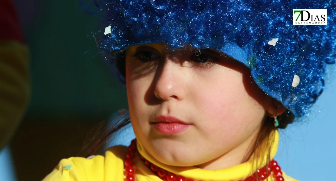 Miles de sonrisas reciben la cabalgata y a sus Reyes Magos en Badajoz