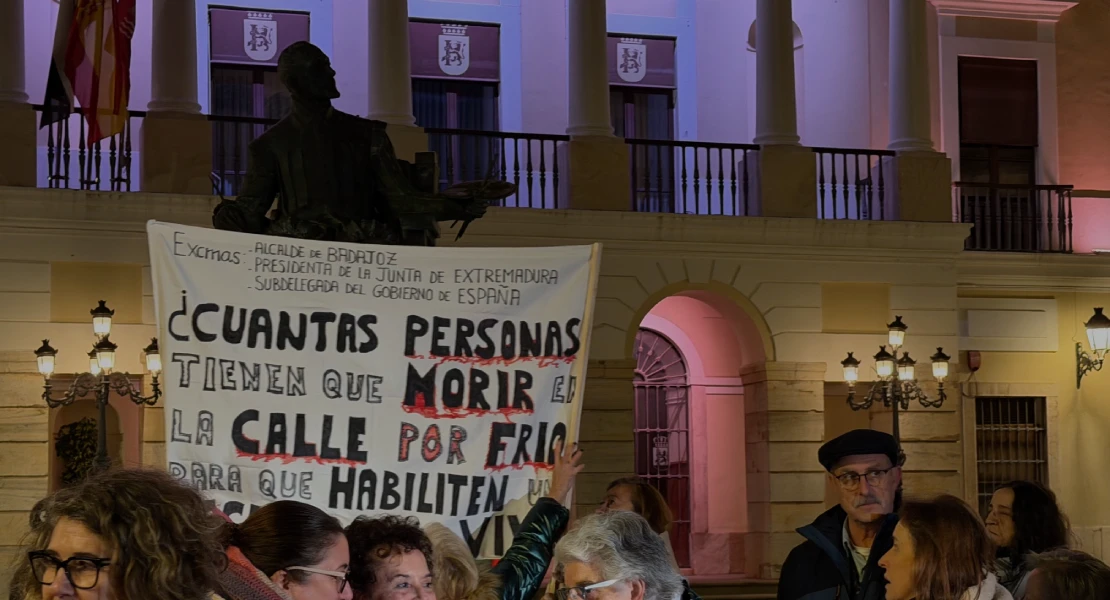 El PSOE de Badajoz reclama activar recursos municipales para atender a personas sin hogar