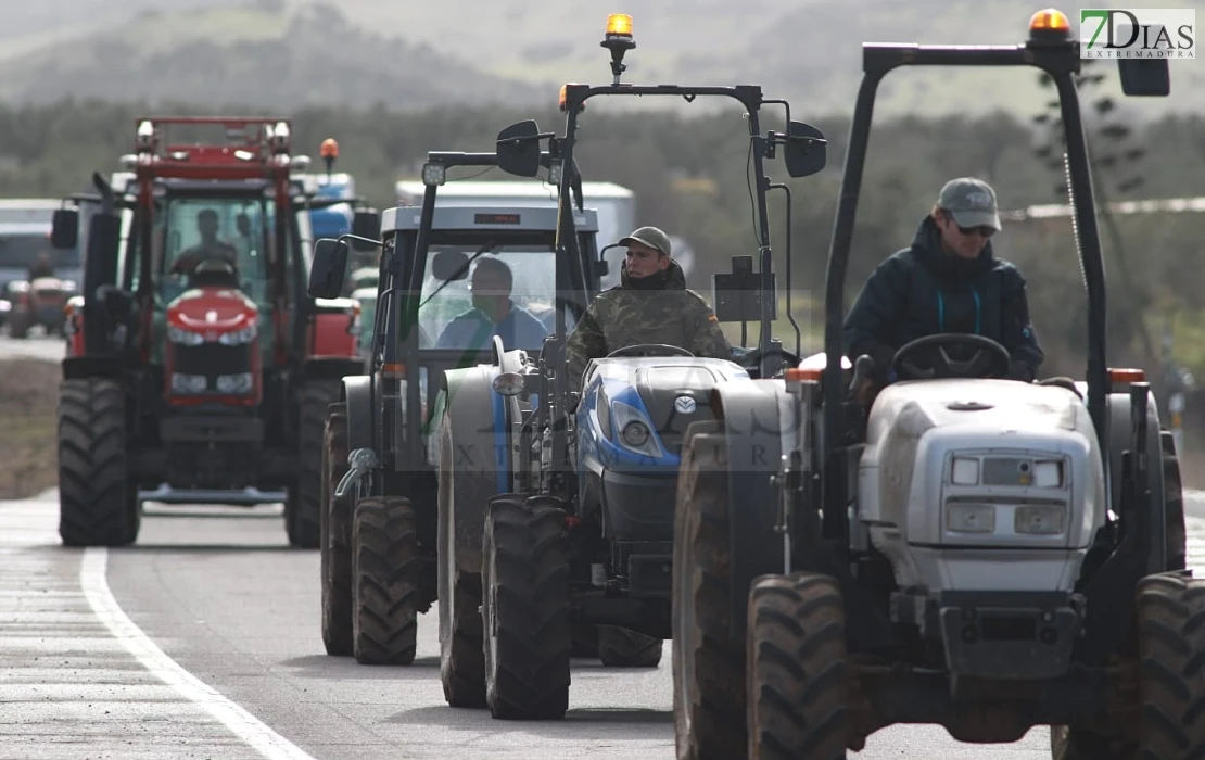 Imágenes de la tractorada en Extremadura para protestar por el acuerdo de Mercosur