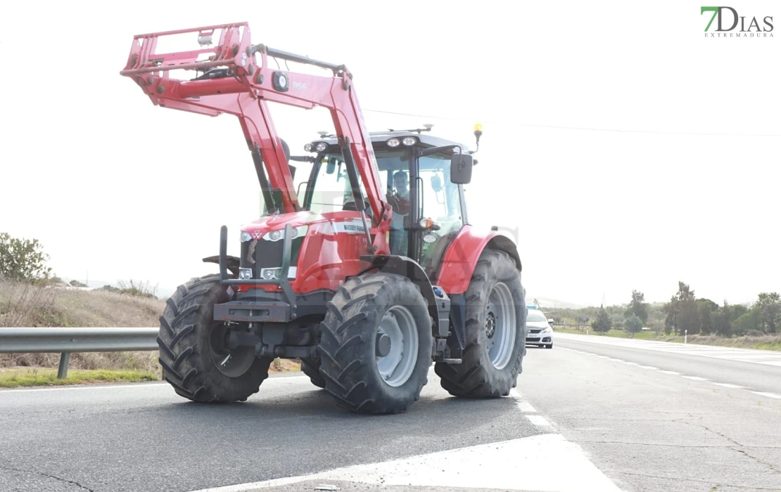 Imágenes de la tractorada en Extremadura para protestar por el acuerdo de Mercosur