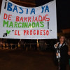 Vecinos de la Margen Derecha de Badajoz queman lo malo del año en las Candelas