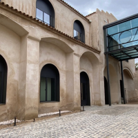 La Escuela Adelardo Covarsí a debate tras un año y medio cerrada