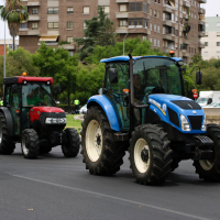 Las organizaciones agrarias convocan tractoradas en cinco carreteras extremeñas
