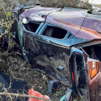 Una persona queda atrapada tras un impactante accidente en una carretera extremeña
