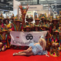 Cambalada lleva el Carnaval de Badajoz al mundo entero desde FITUR
