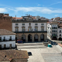 "Stop Alquileres Abusivos" denuncia un paraíso fiscal para los caseros en Cáceres