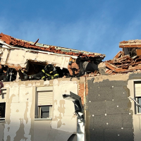 La explosión de una vivienda deja un muerto y varios heridos