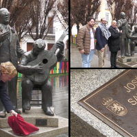 La estatua de Porrina de Badajoz estrena placa por el 102 aniversario de su nacimiento