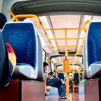 Transporte gratuito para menores y ayudas récord al transporte público