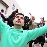 Whanau se estrena en el Carnaval homenajeando a la catedral de Notre Dame