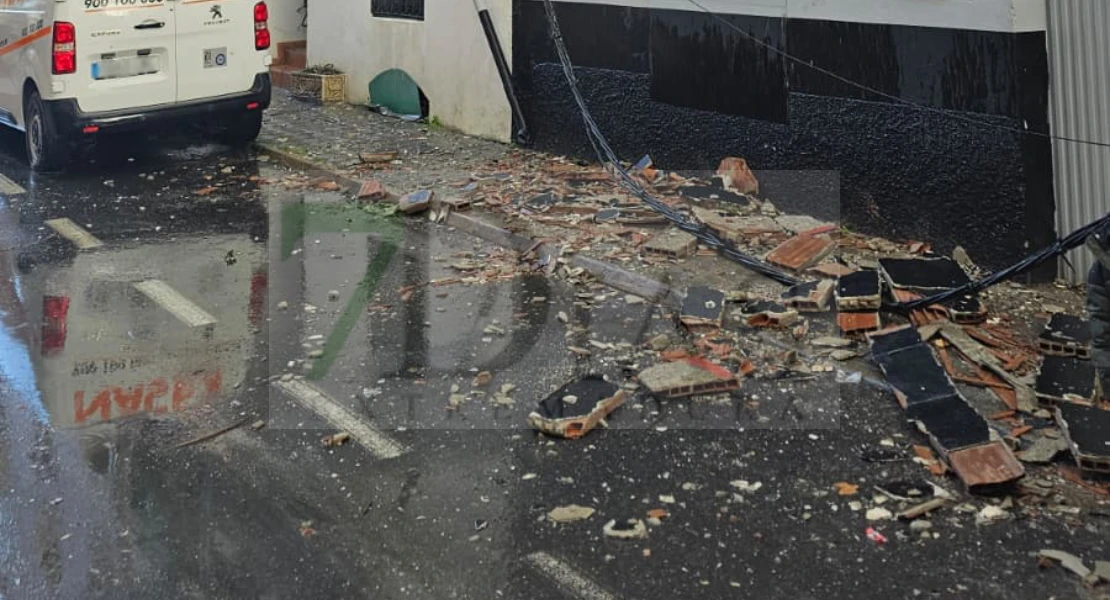 Imágenes que ha dejado el paso del tornado por Plasencia