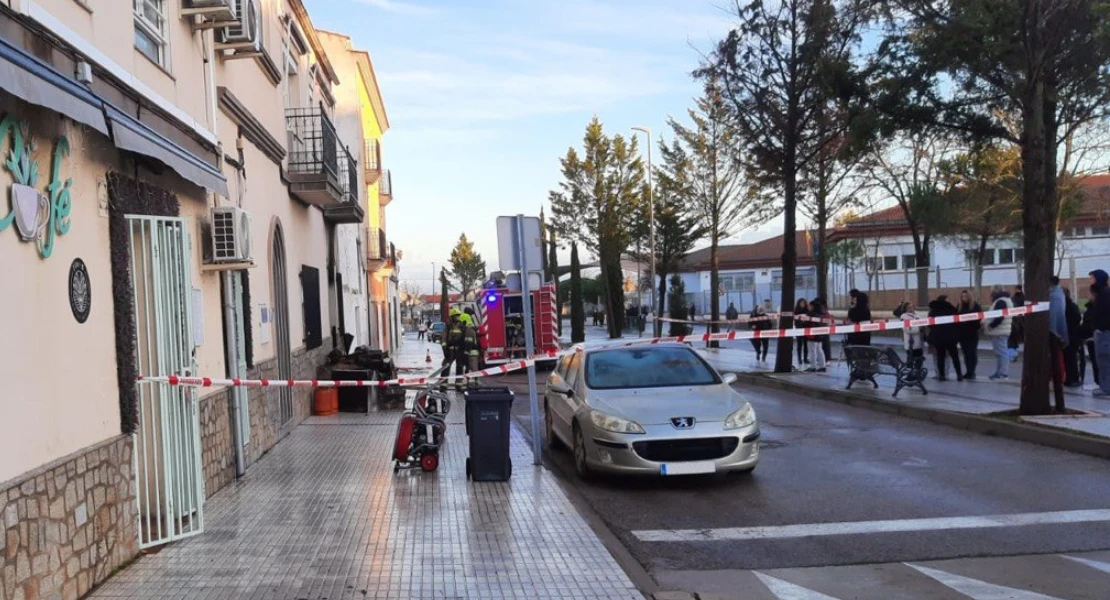 Dos personas intoxicadas en un incendio de vivienda en Extremadura