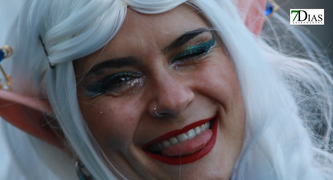 Miles de sonrisas reciben la cabalgata y a sus Reyes Magos en Badajoz