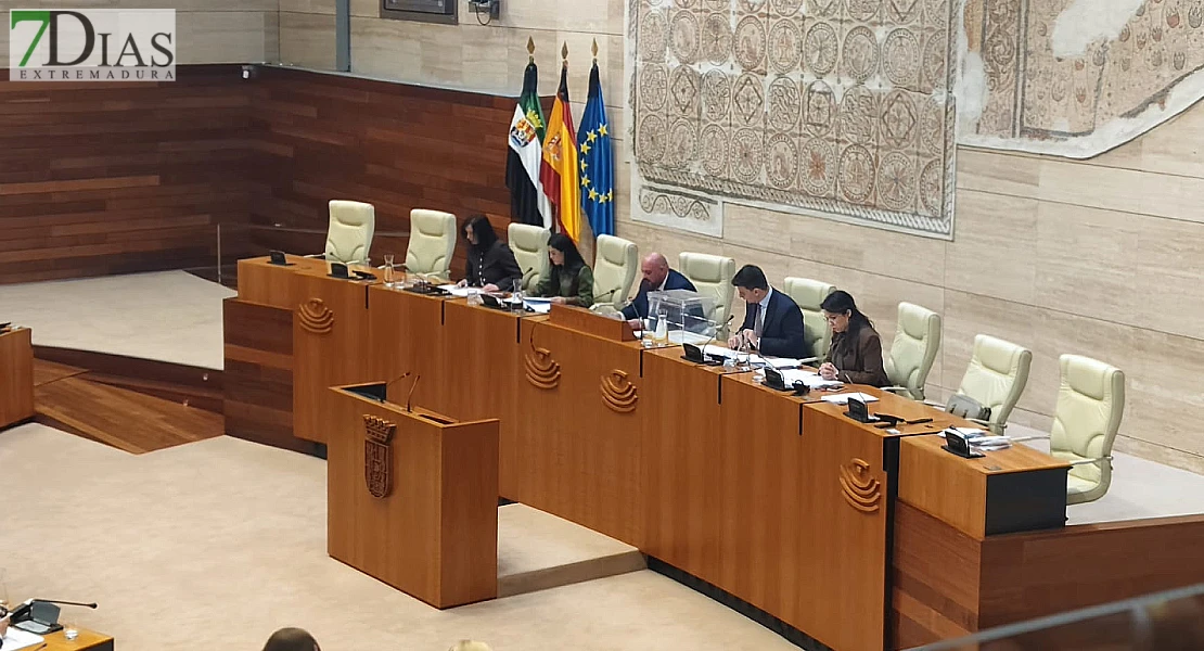 Manuel Naharro se convierte en presidente de la Asamblea de Extremadura