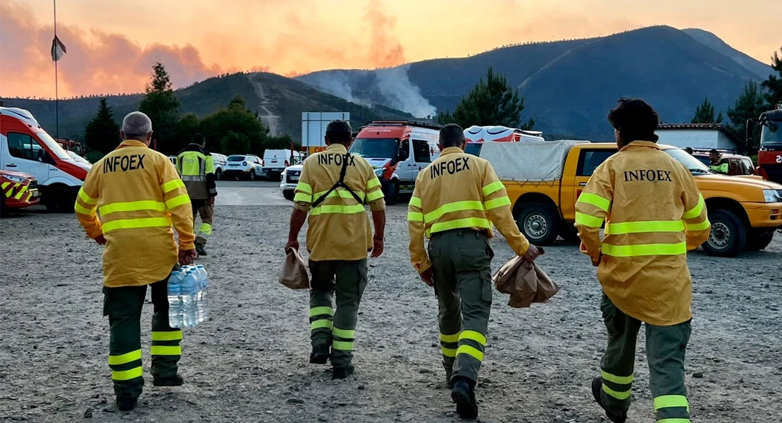 138 bomberos forestales firman sus nuevos contratos anuales en Extremadura
