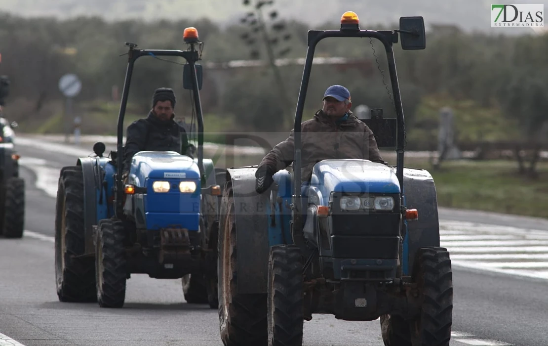 Imágenes de la tractorada en Extremadura para protestar por el acuerdo de Mercosur