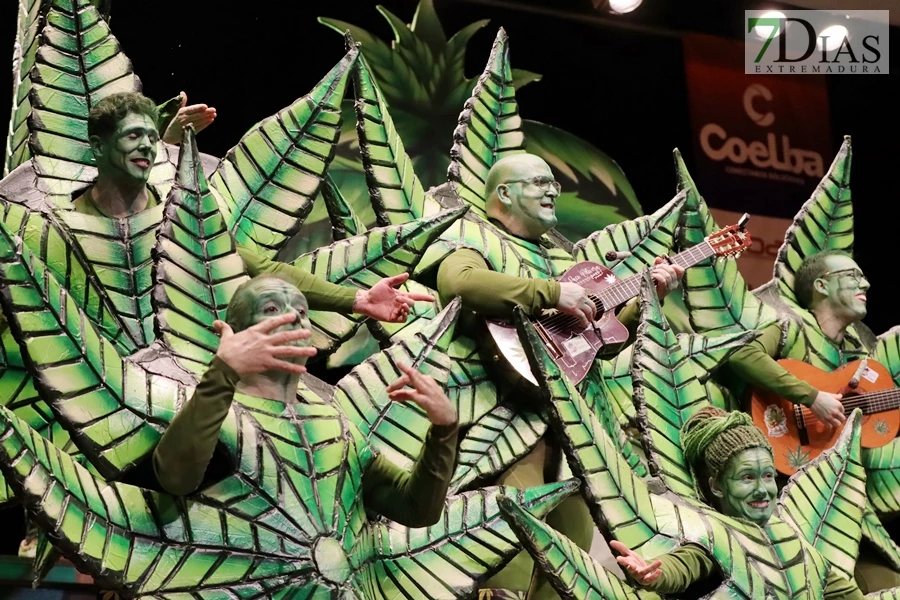 Actuación y entrevista de la murga Los Rayanos en preliminares del COMBA 2026