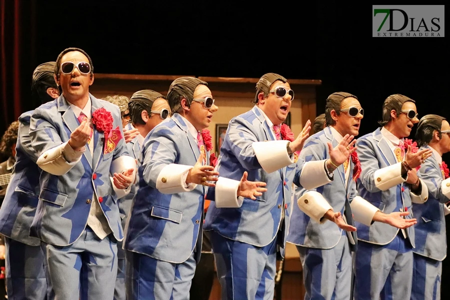 Acuación y entrevista de la murga A Contragolpe en el COMBA 2026