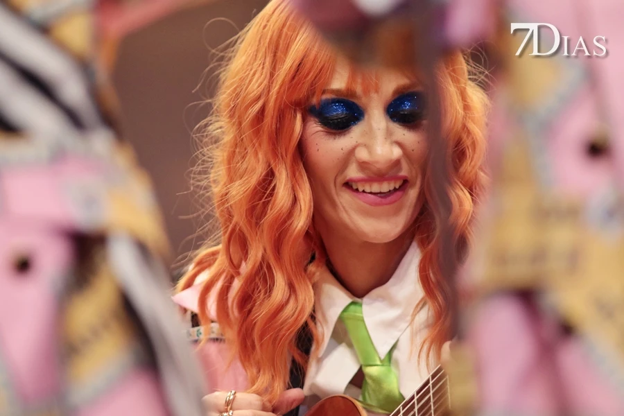 Actuación y entrevista de la murga Las Chimixurris en preliminares del COMBA 2026