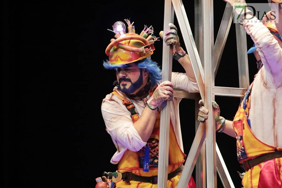 Actuación y entrevista a la murga Los Mirinda en el COMBA 2026