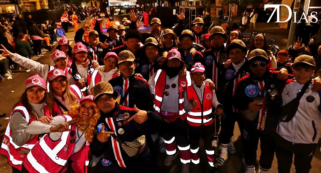Imágenes de Artefactos y Grupos de Animación en el Gran Desfile del Carnaval de Badajoz 2026