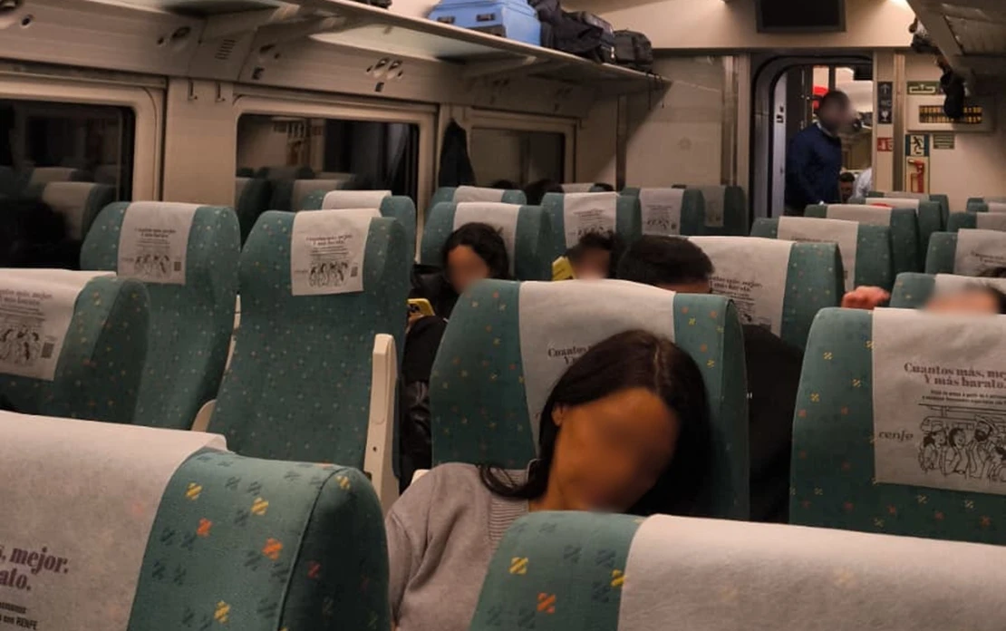 Un tren que realizaba la ruta Madrid-Badajoz arrolla a un vehículo