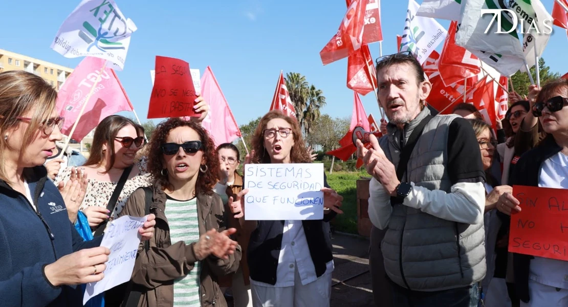 Trabajadores de la residencia La Granadilla: "No sonó la alarma, teníamos las llamas encima"