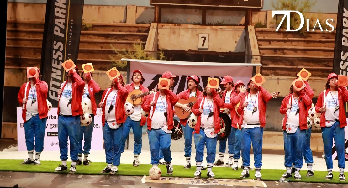 Actuación y entrevista a la murga Valentín, entrenador infantil en Semifinales del COMBA 2026