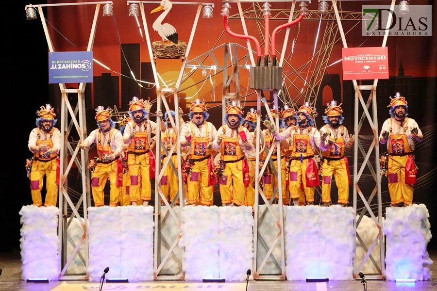 Actuación y entrevista a la murga Los Mirinda en el COMBA 2026