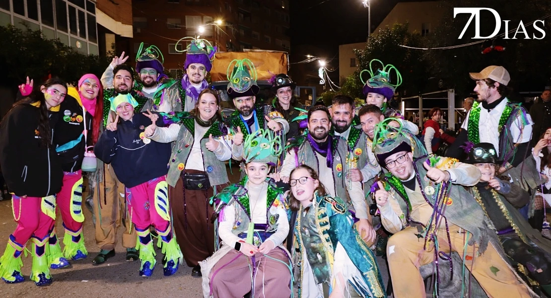 Imágenes de Artefactos y Grupos de Animación en el Gran Desfile del Carnaval de Badajoz 2026