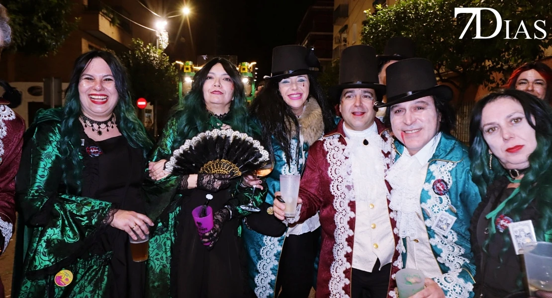 Imágenes de Artefactos y Grupos de Animación en el Gran Desfile del Carnaval de Badajoz 2026