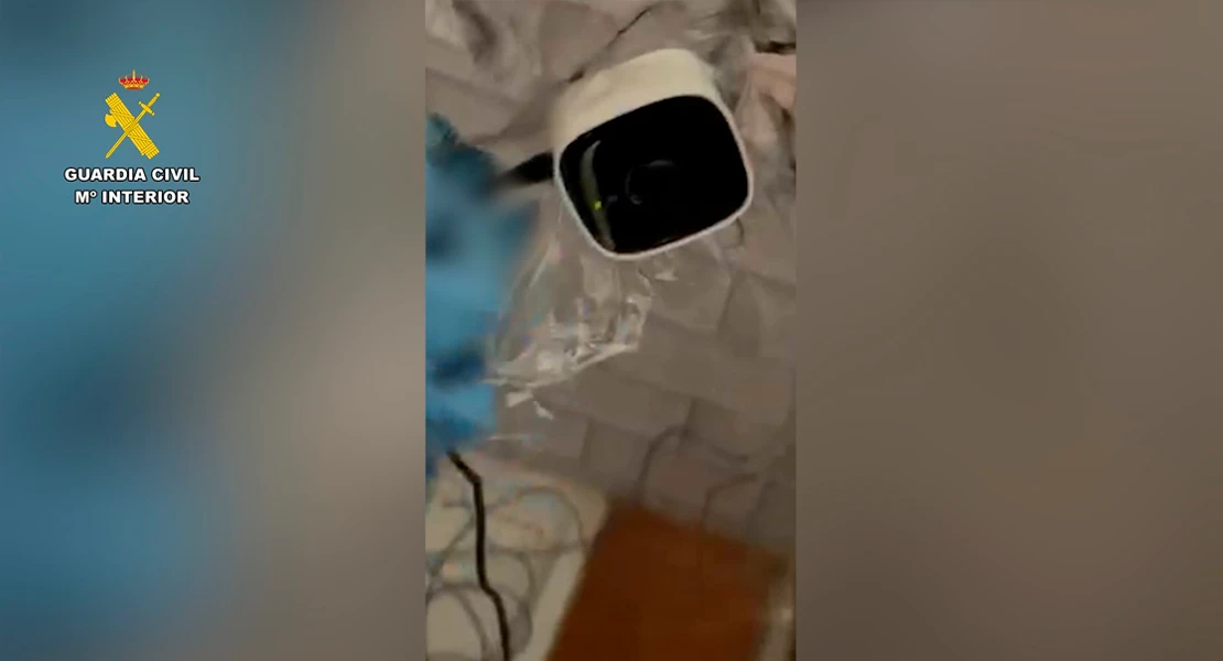 Detienen a un empresario extremeño que presuntamente grababa a sus empleados en el aseo