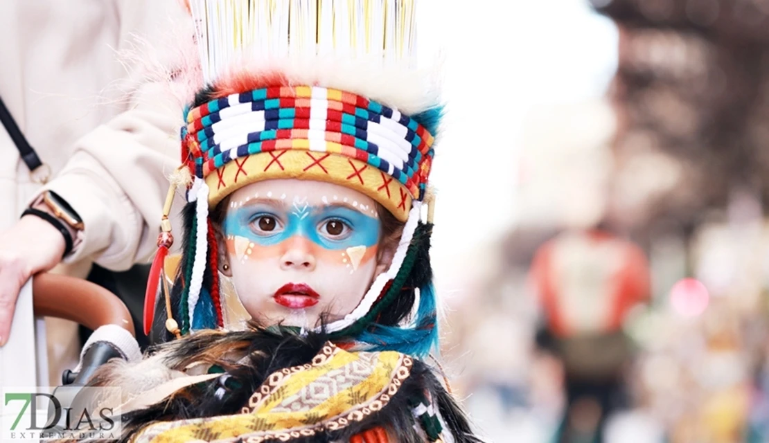 El Carnaval de Badajoz mira al cielo: la lluvia amenaza el Desfile Infantil