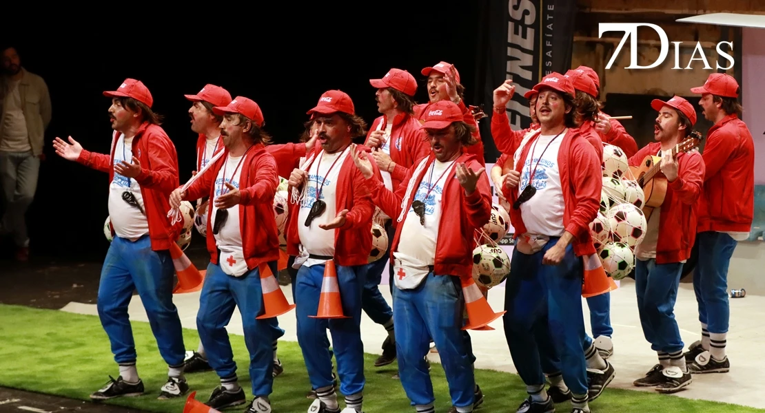 Actuación y entrevista a la murga Valentín, entrenador infantil en Semifinales del COMBA 2026