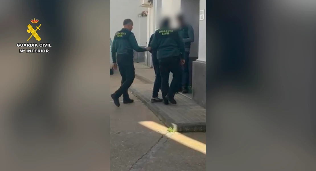 Detienen a un empresario extremeño que presuntamente grababa a sus empleados en el aseo