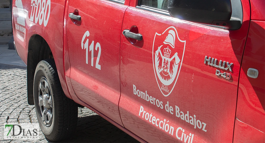 Bomberos de Badajoz denuncian falta de personal tras el incendio en La Granadilla