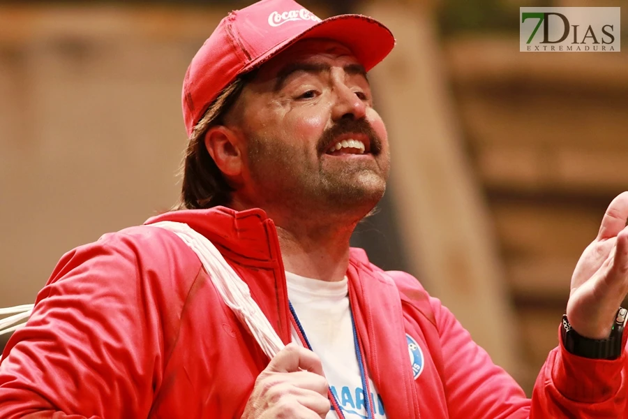 Actuación y entrevista de la murga Valentín, entrenador infantil  en preliminares del COMBA 2026