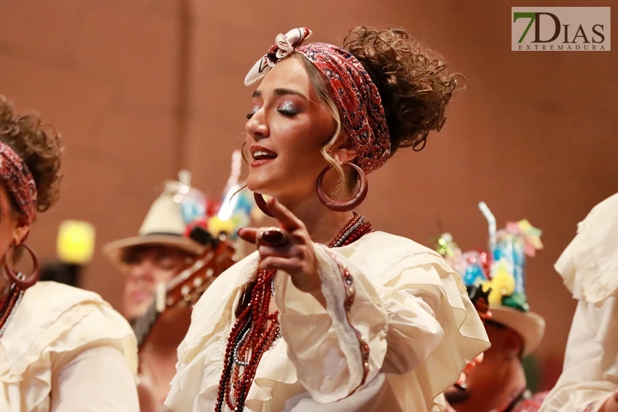 Actuación y entrevista de la murga Los Mini - Folk en preliminares del COMBA 2026