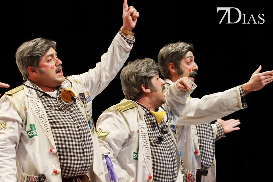 Actuación y entrevista de la murga Los Camballotas en Semifinales del COMBA 2026