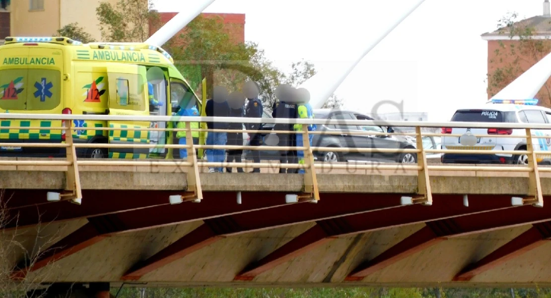 Una rápida intervención evita una tragedia en el Puente Real de Badajoz