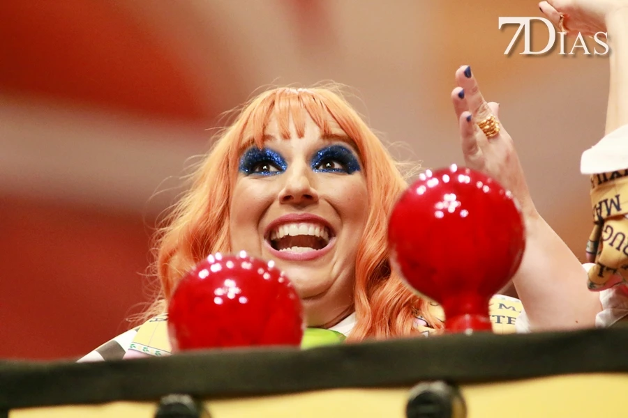 Actuación y entrevista de la murga Las Chimixurris en Semifinales del COMBA 2026