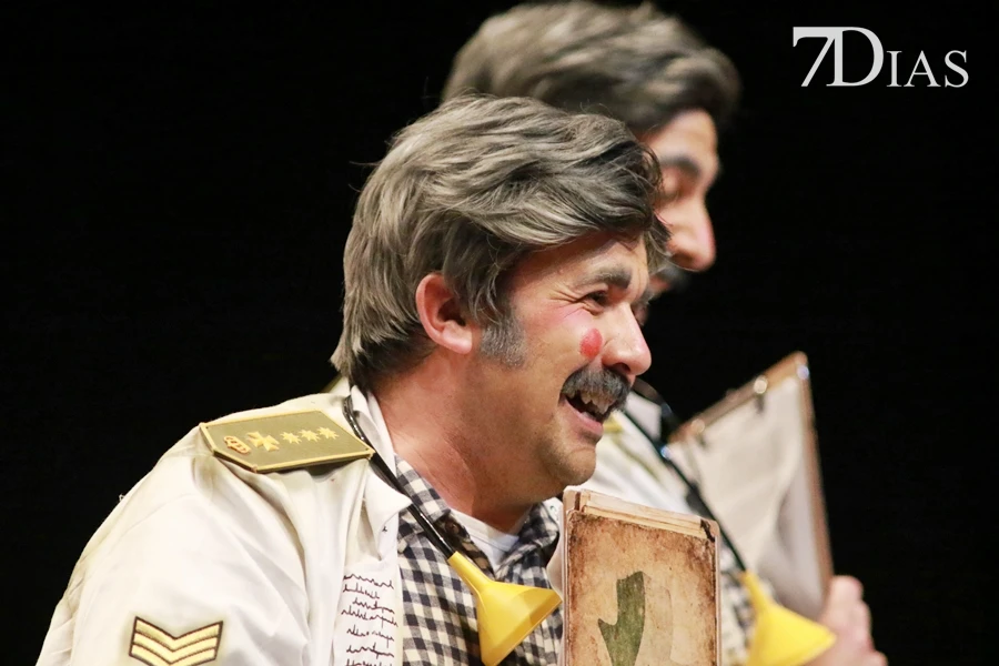 Actuación y entrevista de la murga Los Camballotas en Semifinales del COMBA 2026