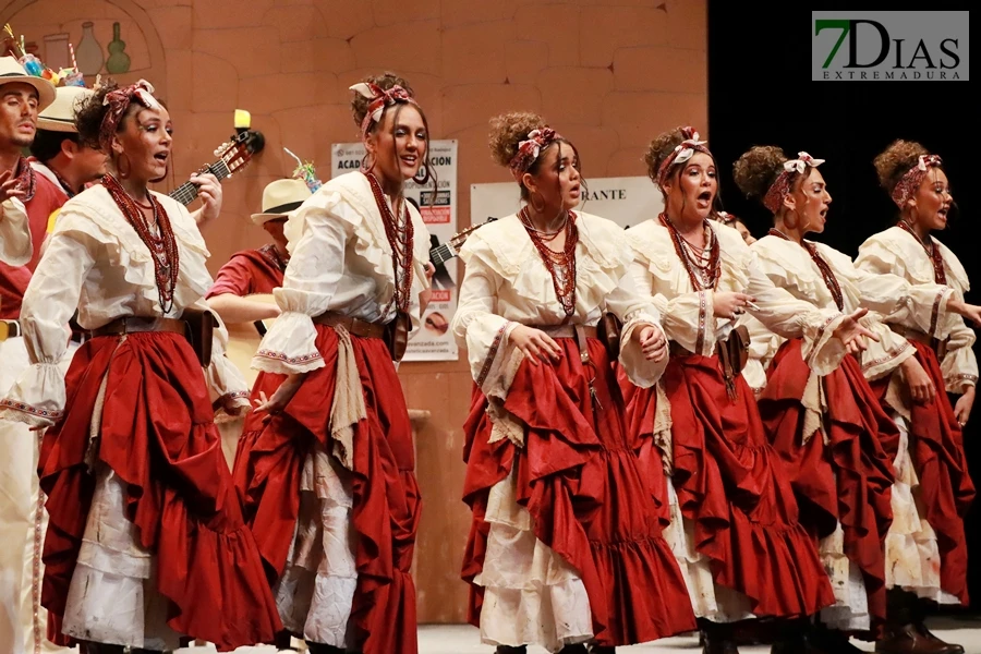 Actuación y entrevista de la murga Los Mini - Folk en preliminares del COMBA 2026