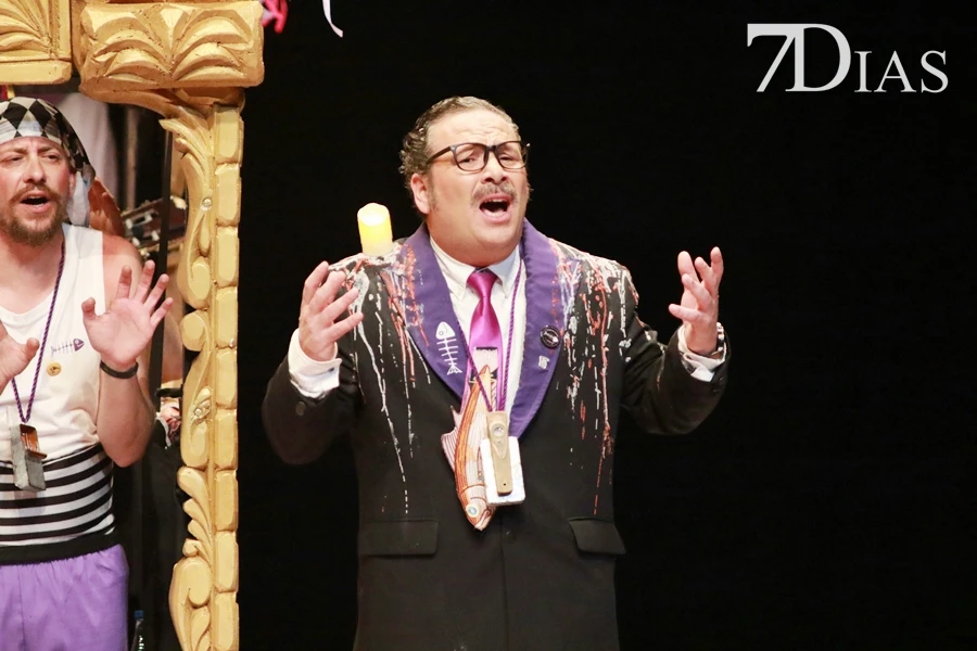 Actuación y entrevista de la murga Water Closet en la final del COMBA 2026