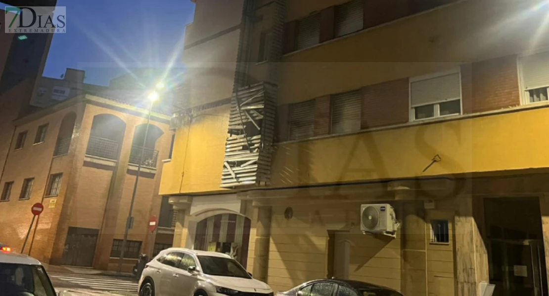 El temporal causa destrozos en las calles de la ciudad de Badajoz