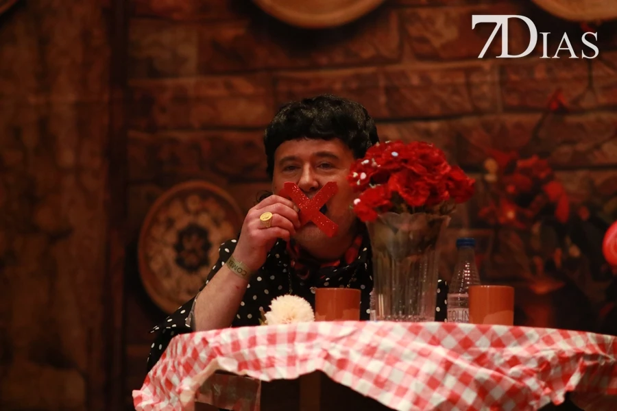 Actuación y entrevista de la murga  A Contralgolpe en la final del COMBA 2026