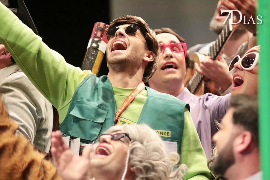 Actuación y entrevista de la murga Los Escusaos en preliminares del COMBA 2026